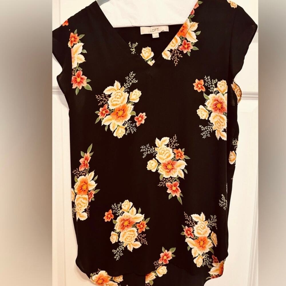 LOFT Black Floral Blouse Medium V Neck Flowy Top - Picture 4 of 6